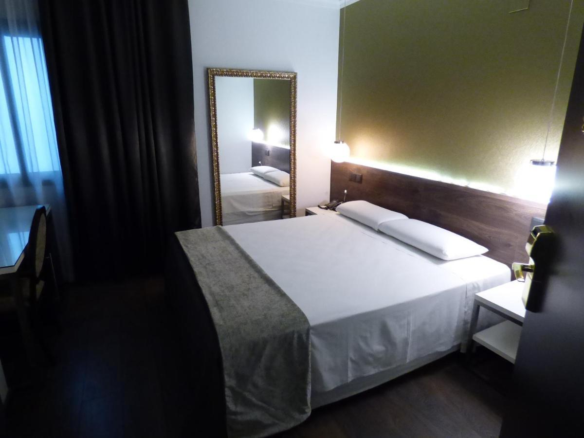 Moderno Hotel Barcelona Exterior photo