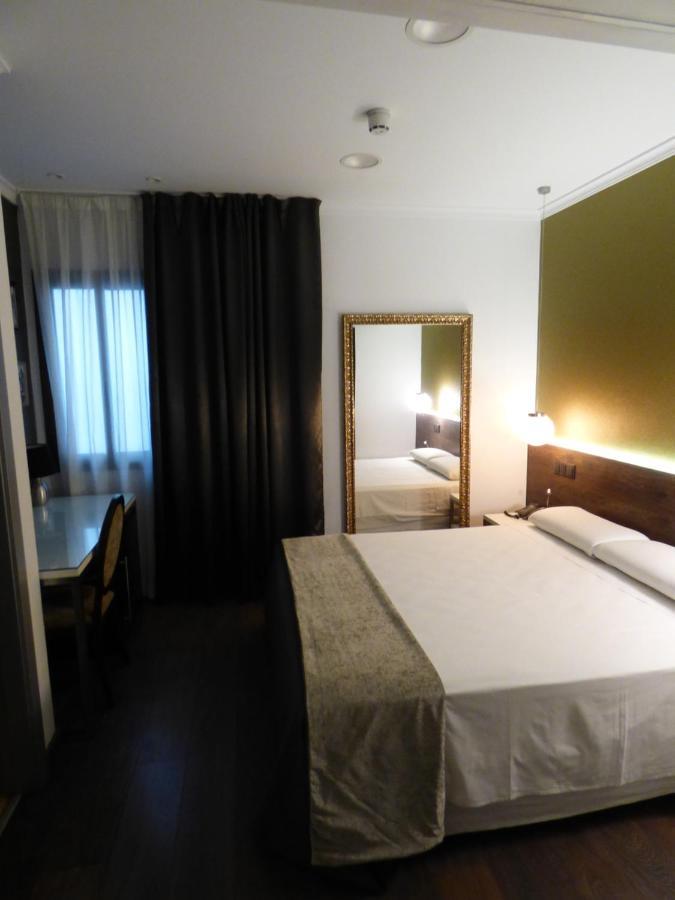 Moderno Hotel Barcelona Exterior photo