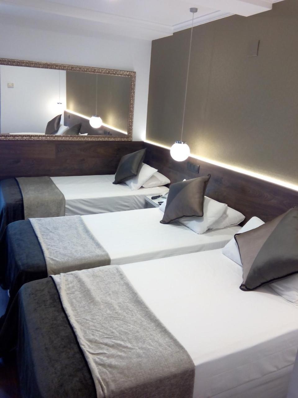 Moderno Hotel Barcelona Exterior photo